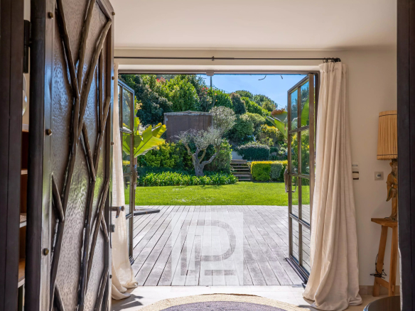 Villa provençale de charme – volumes généreux & domaine sécurisé