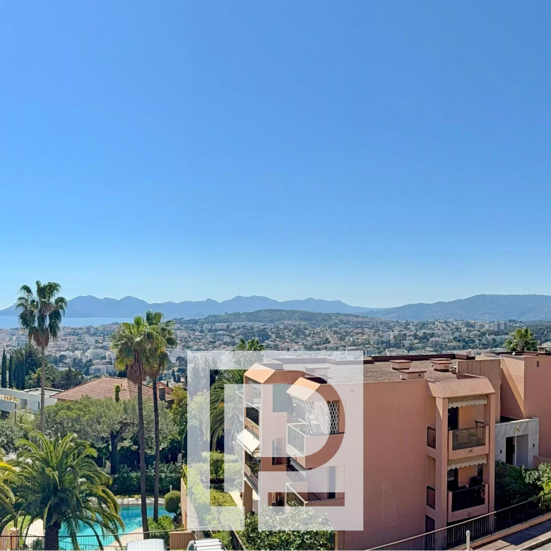 Villa familiale récente au calme absolu dans domaine privé avec piscine et tennis