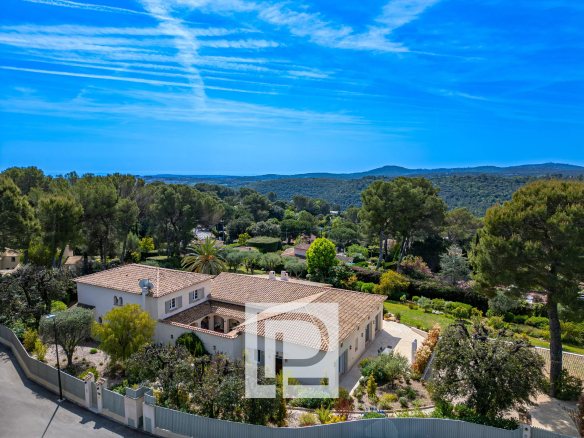 Luxury Residence with Spa and Swimming Pool