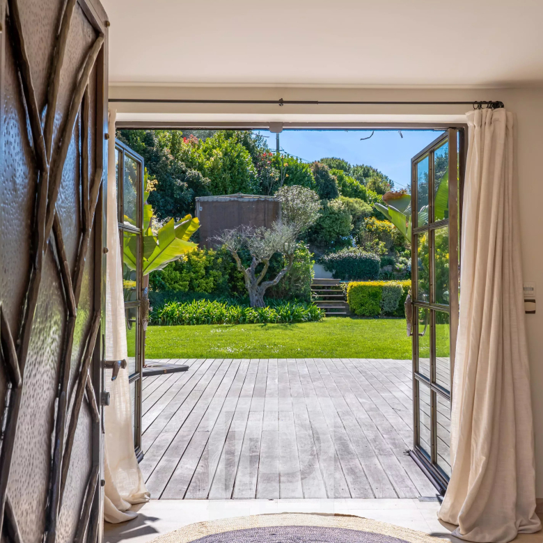 LUXURY VILLA FOR RENT IN RAMATUELLE – 6 BEDROOM VILLA – POOL