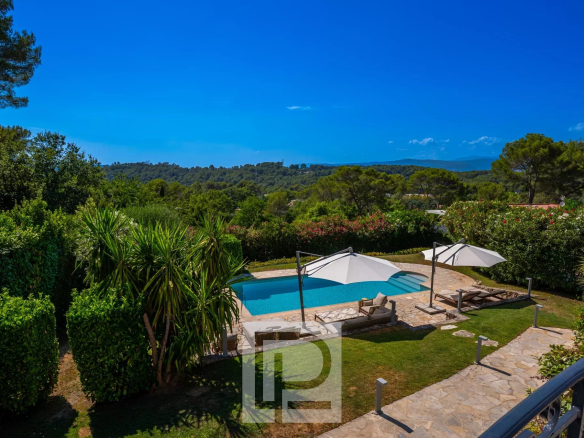 Location courte et longue durée – Villa familiale récente au calme absolu dans domaine privé avec piscine et tennis