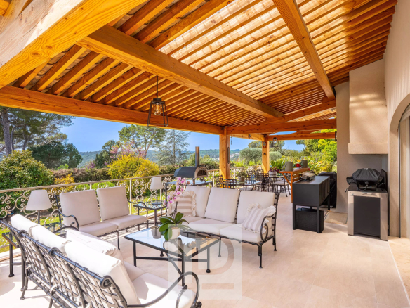 Exceptional living space for this comfortable family home