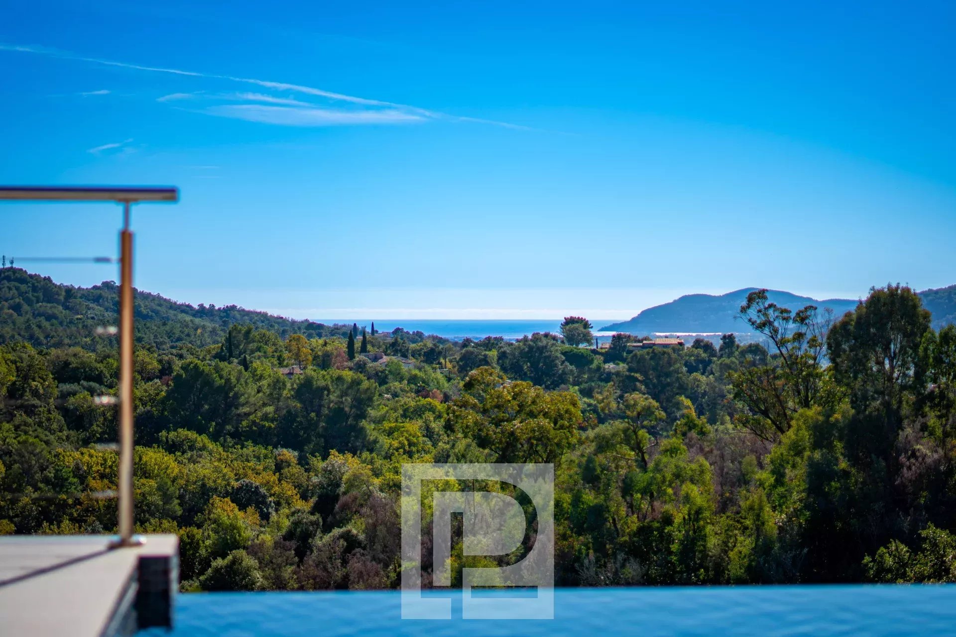 EXCLUSIVITE – Pégomas – A 15 mn de Mougins et du bord de mer