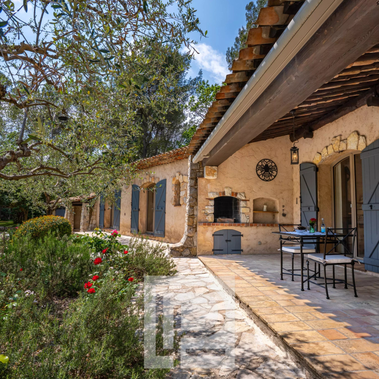 Exceptional villa, 313 m² – Self-sufficient, ultra-connected, and completely private – Le Cannet