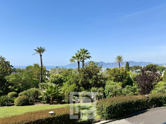 Secteur Isola Bella – Résidence de grand standing avec parc arboré
