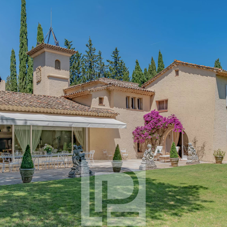 EXCLUSIVITE – A 7 mn de Mougins et du bord de mer