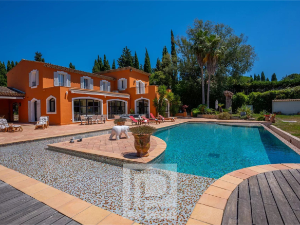 Magnificent property in the heart of one of the most sought-after areas of Mougins