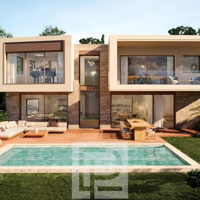 Secure estate — Renovated Provençal villa with views of the old village of Mougins