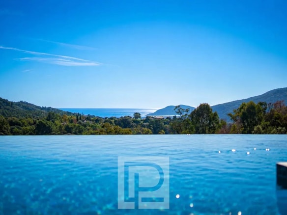 Luxury real estate photo | Charming Properties