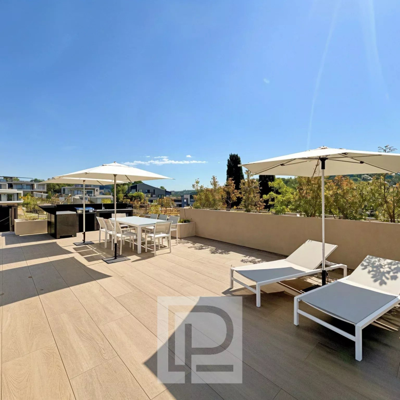 Luxury real estate photo | Charming Properties