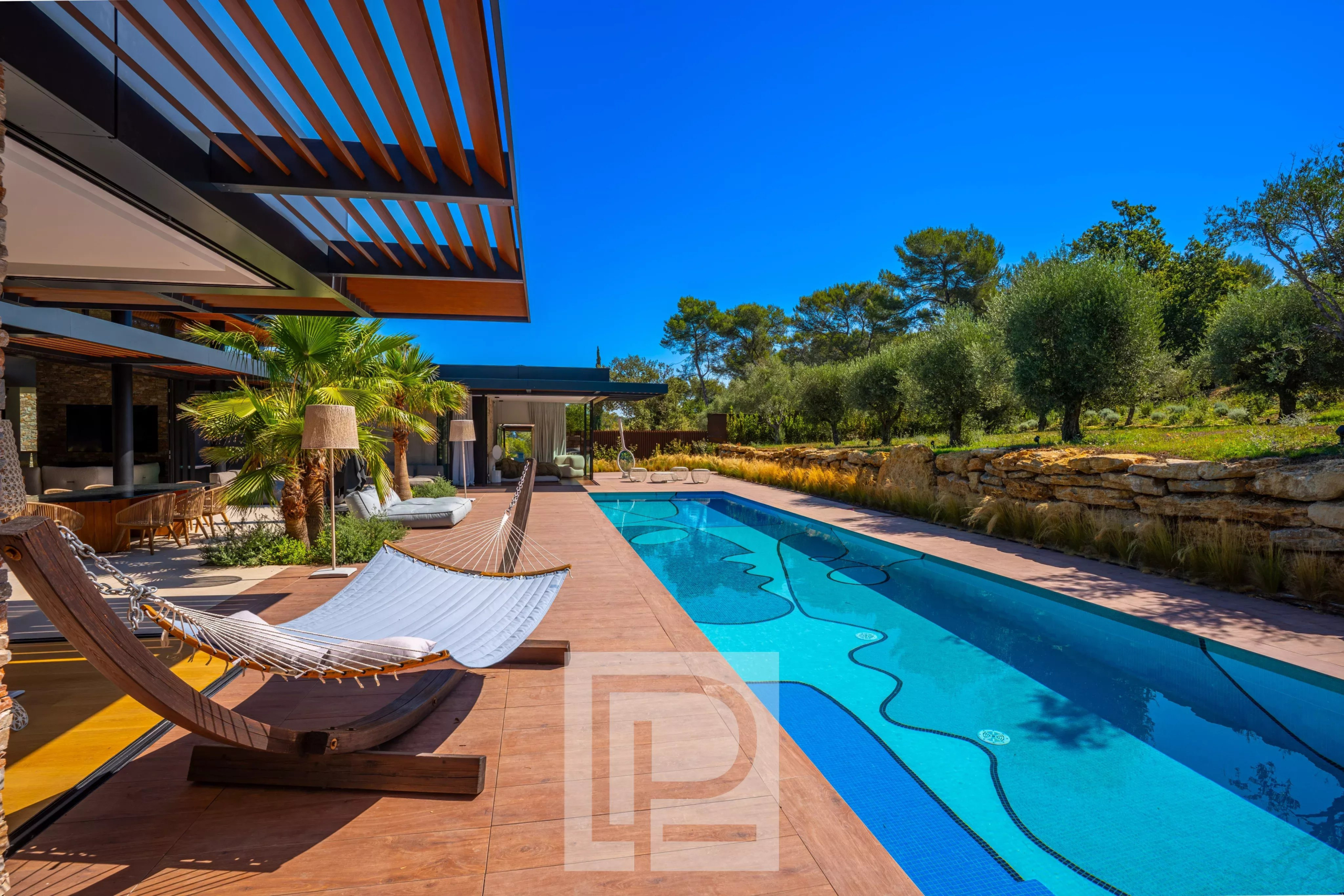 Contemporary property in Mougins Contemporary villa with swimming pool and outdoor space in Mougins