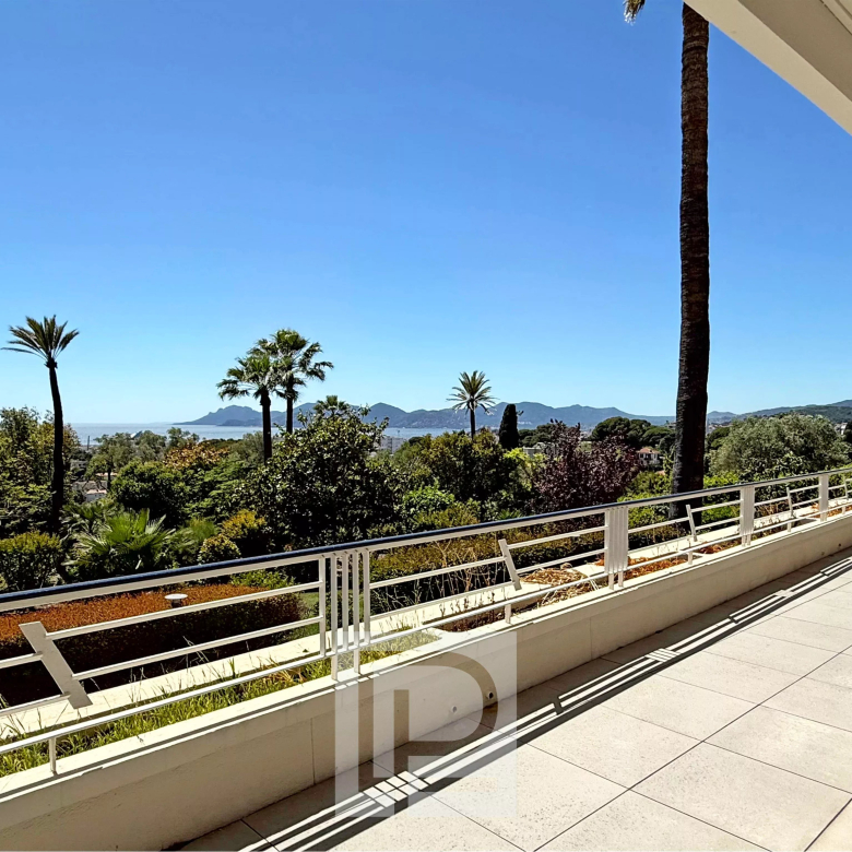 Luxury real estate photo | Charming Properties