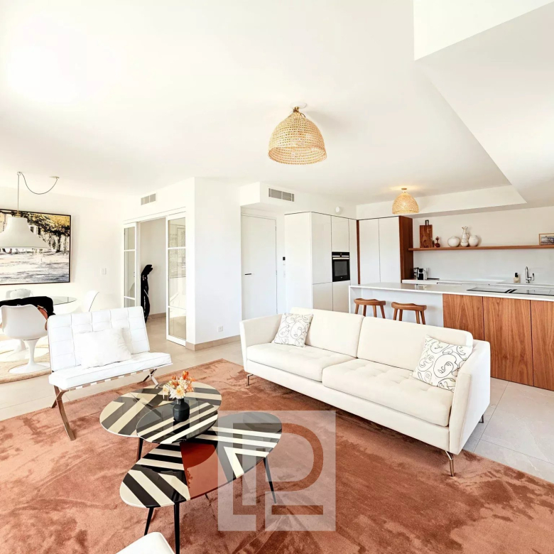 Luxury real estate photo | Charming Properties