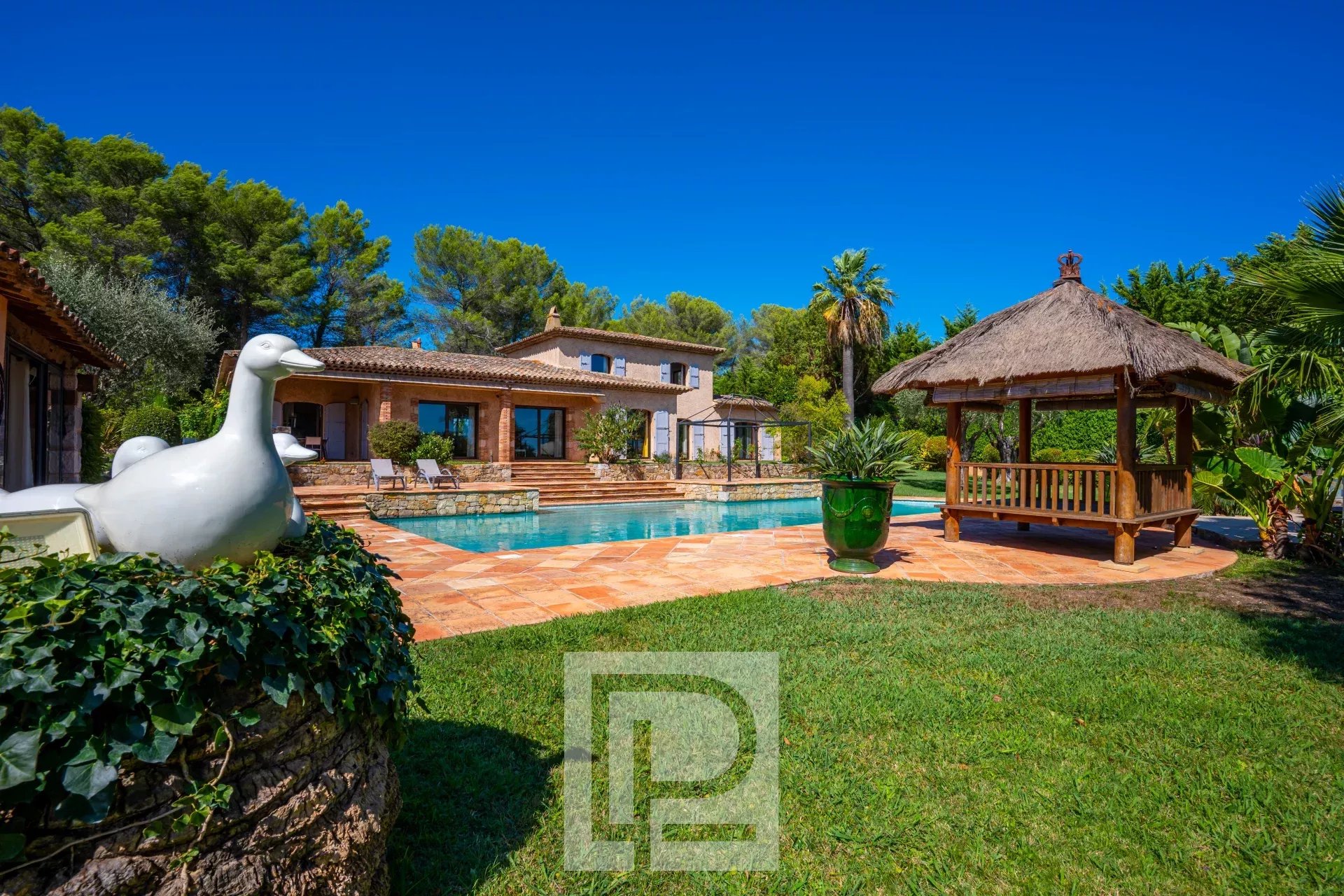 Charming property in Mouans-Sartoux Property with swimming pool and gazebo in a landscaped park in Mouans-Sartoux