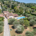 Superbe villa provençale au sein de son oliveraie