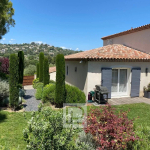 Superbes volumes pour cette villa provençale moderne au sein d’un domaine sécurisé