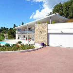 A VENDRE A MOUGINS – VUE DOMINANTE