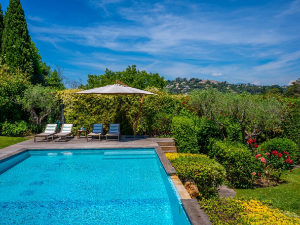 Superbe villa provençale de charme principalement de plain-pied au sein d’un domaine confidentiel