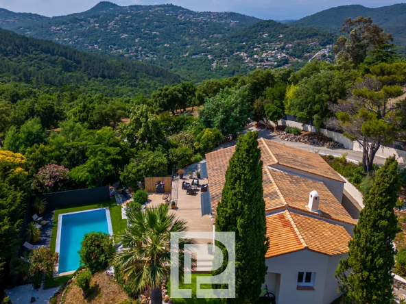 Villa provençale entièrement rénovée avec vue panoramique Estérel