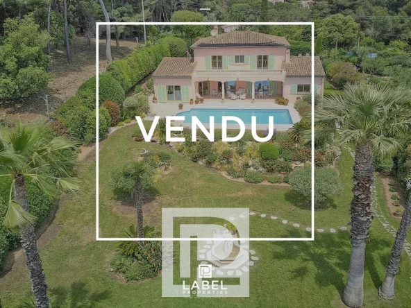 Gros potentiel pour cette villa néo-provençale avec vue