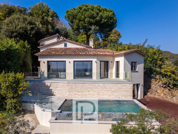 Fully renovated villa with great services