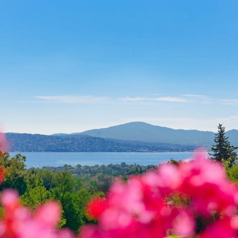Propriété clé en main vue mer à vendre à Gassin