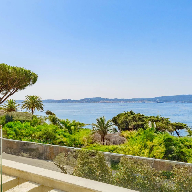 Villa vue mer à vendre à Grimaud – Domaine sécurisé Beauvallon Bartole