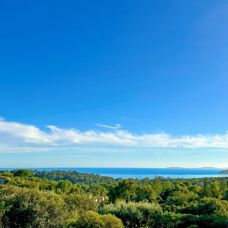 Villa avec grand terrain à vendre à La Croix-Valmer