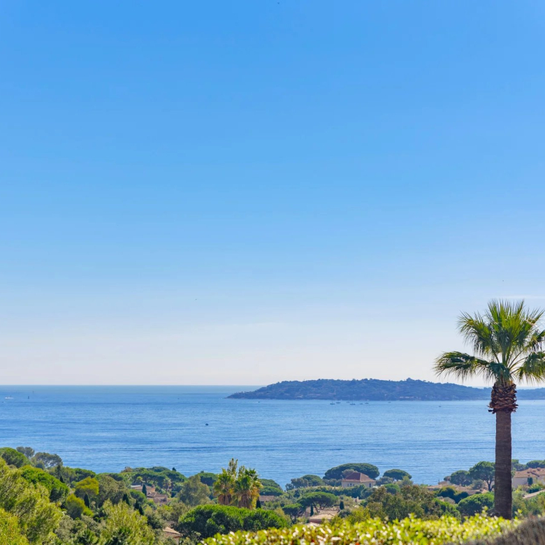 Villa vue mer panoramique à vendre à Sainte-Maxime