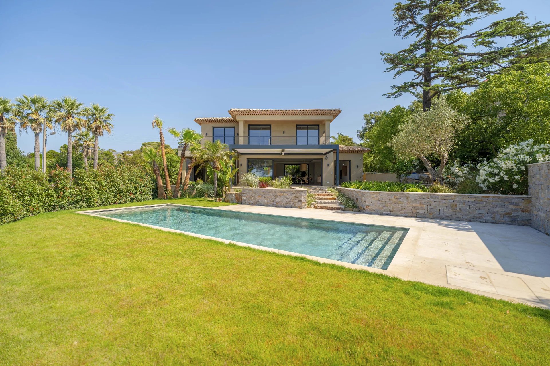 Villa neuve à Sainte-Maxime Villa neuve avec piscine, jardin et vue sur la mer à Sainte-Maxime