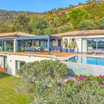 Villa vue mer à vendre à Beauvallon Bartole