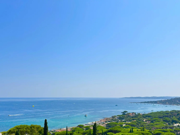 Villa vue mer panoramique à vendre à Sainte-Maxime