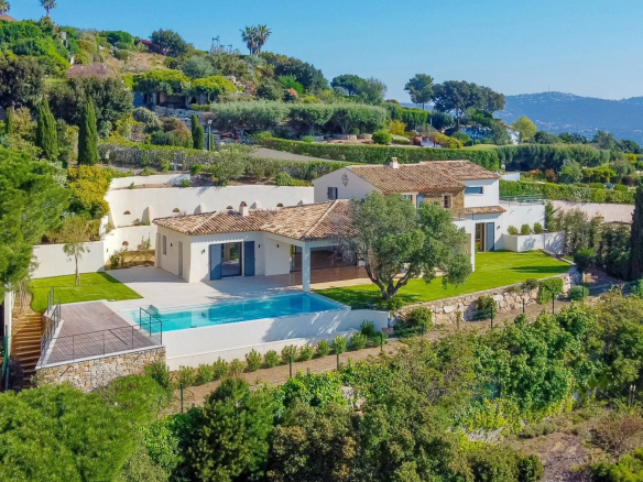 Villa vue mer panoramique à vendre à La Nartelle