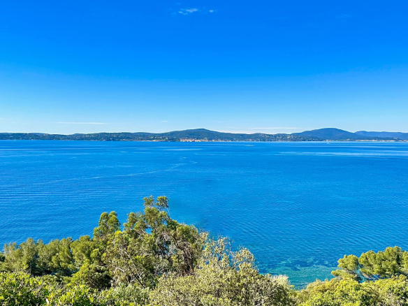 Land with panoramic sea view for sale in Sainte-Maxime