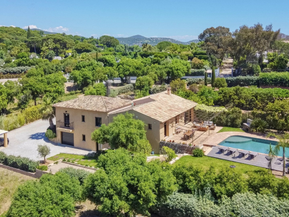 Villa rénovée à vendre à Sainte-Maxime