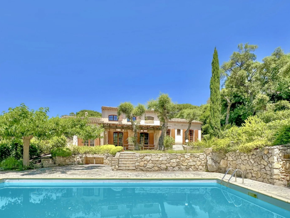 Villa à vendre à pied des plages