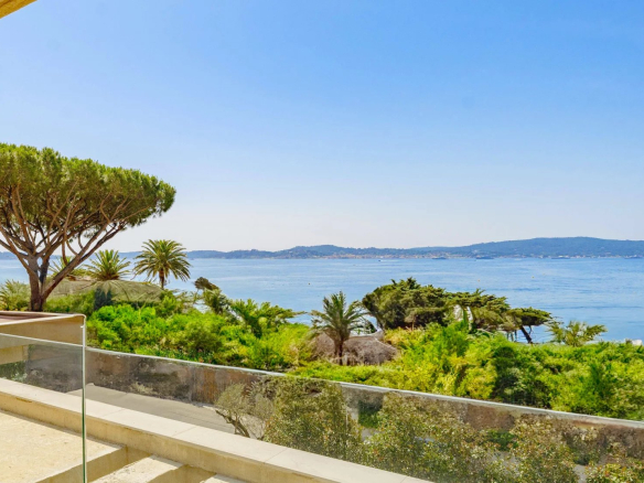 Villa neuve vue mer à vendre à Sainte-Maxime