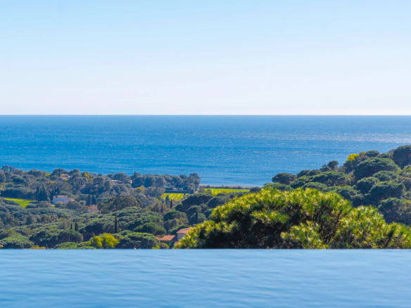 Propriété vue mer à vendre à Gigaro