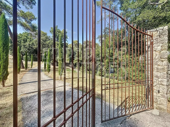 Opio – Authentic Provencal Mas