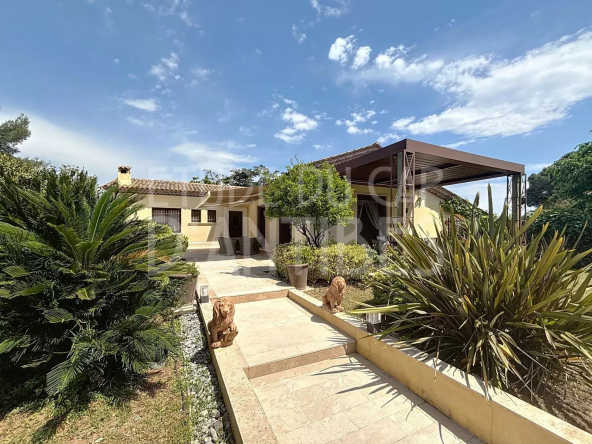 CAP D’ANTIBES  – La Garoupe – Produit d’exception