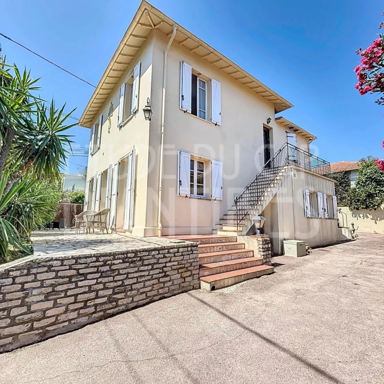 Antibes Ilette Near Beaches and Town Center