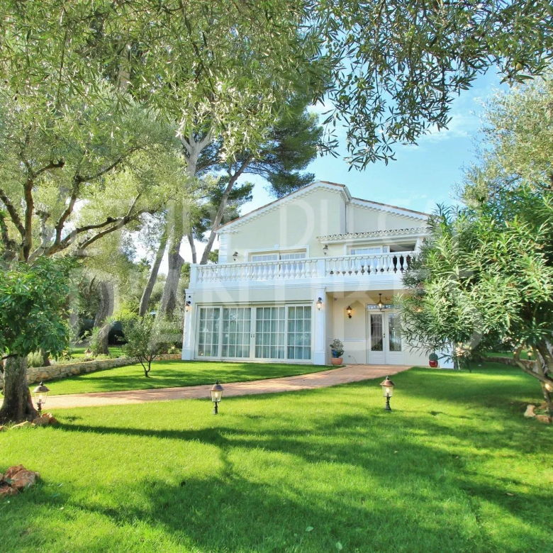 Villa pieds dans l’eau à vendre à Ajaccio – Les Sanguinaires (20000)