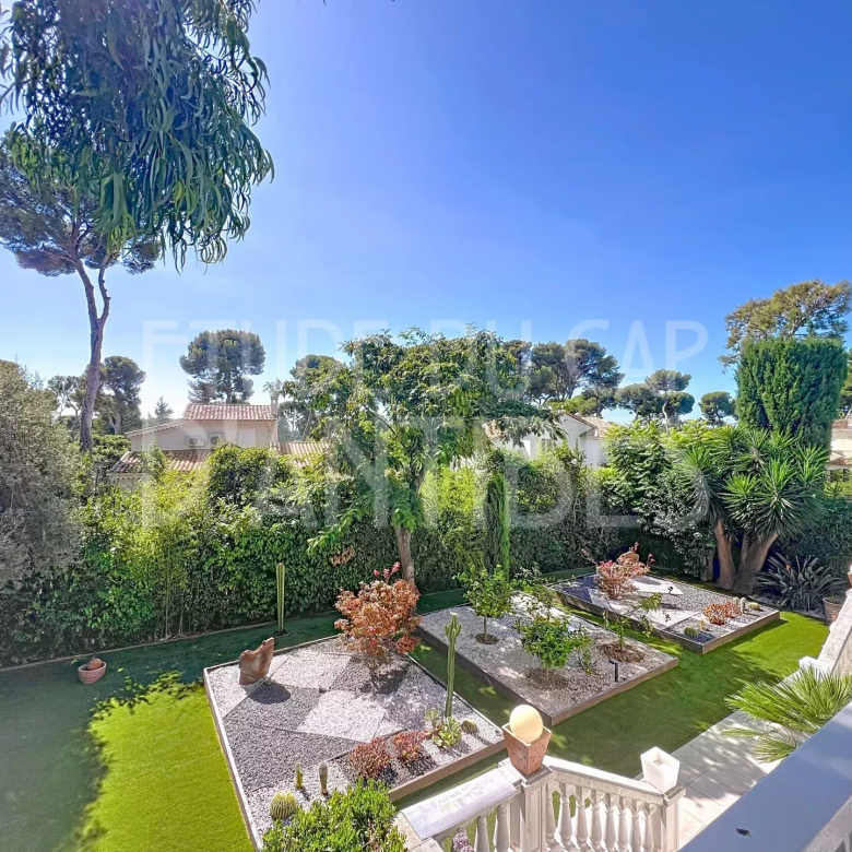 Dernier Étage Antibes – Appartement 4 Pièces avec Vue d’Exception et Prestations de Luxe
