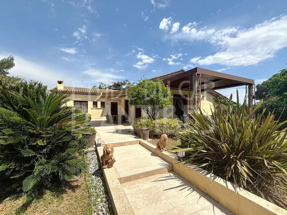 CAP D’ANTIBES  – La Garoupe – Produit d’exception