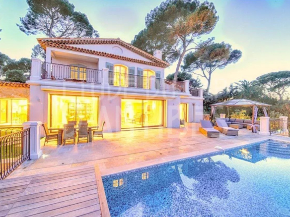 CAP D’ANTIBES  /  Vue mer Panoramique – Magnifique villa neuve