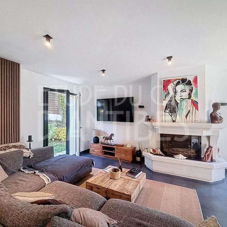 CAP D’ANTIBES  /  Superbe domaine