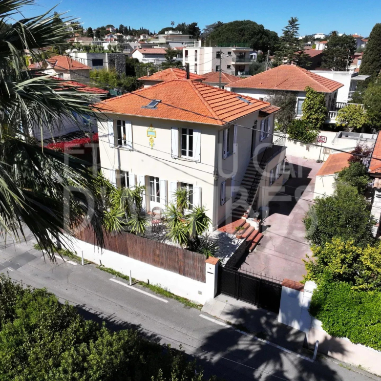 CAP D’ANTIBES  /  DOMAINE