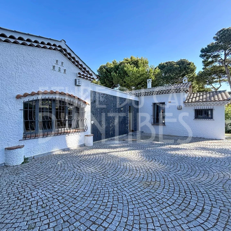 Spacieuse villa avec vue et appartement séparé