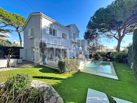 Vente Villa Proche Plage Cap d’Antibes – Vue mer