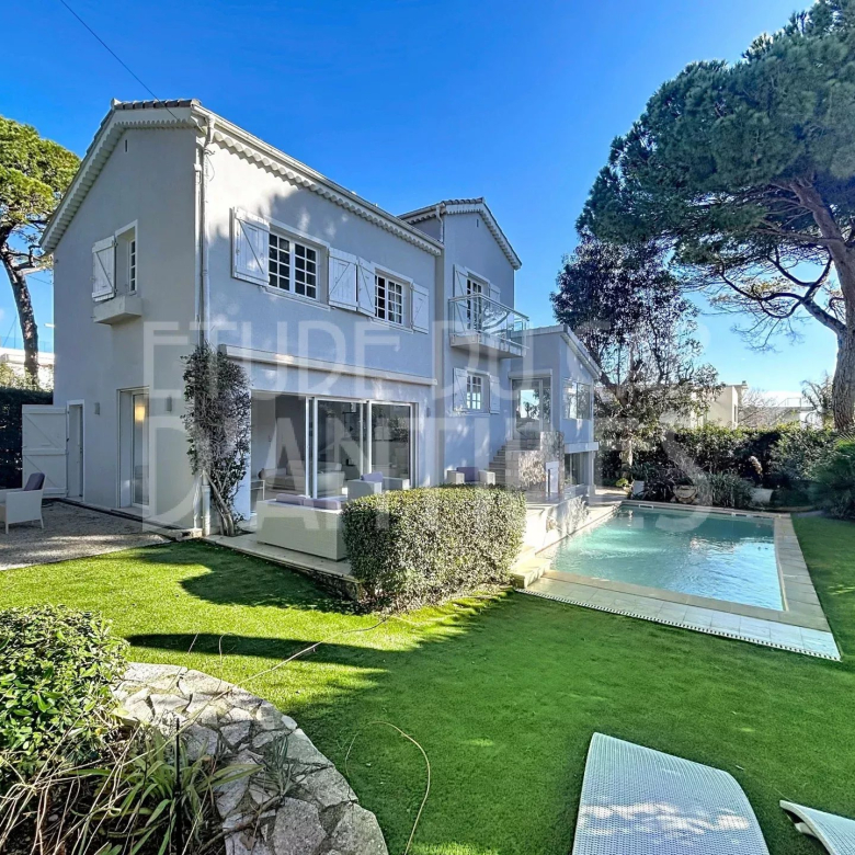 Exceptional 261 m² property with 2 independent 4-star rated gîtes, swimming pool and landscaped garden – Haut Verdon Regional Park – Aups